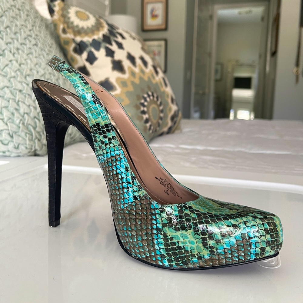 Rachel Roy snakeskin slingback pointed toe heels - Picture 4 of 9